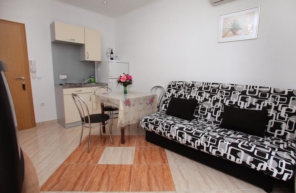 Apartments Villa Dalmazia Trogir Room photo